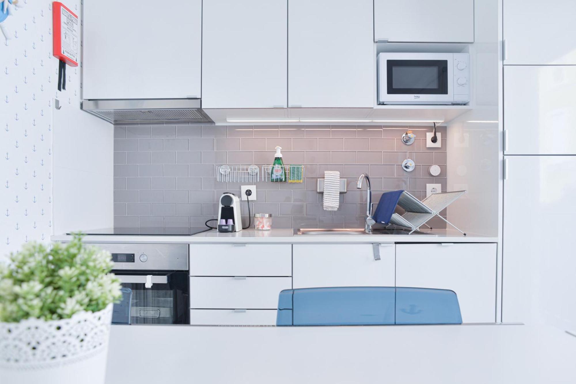 Apartment Feel - Nautical House *